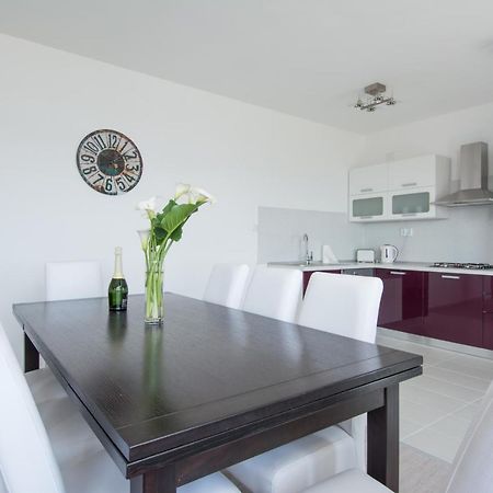 Lux Apartman S Pogledom Na More Traù Esterno foto