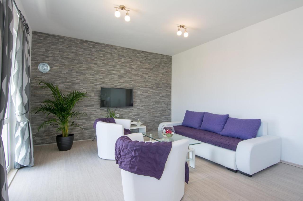 Lux Apartman S Pogledom Na More Traù Esterno foto