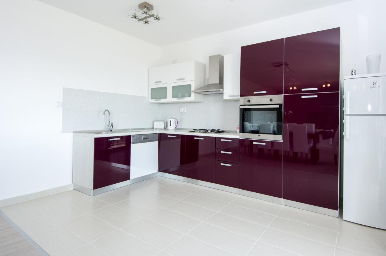 Lux Apartman S Pogledom Na More Traù Esterno foto