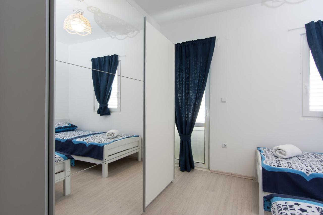 Lux Apartman S Pogledom Na More Traù Esterno foto